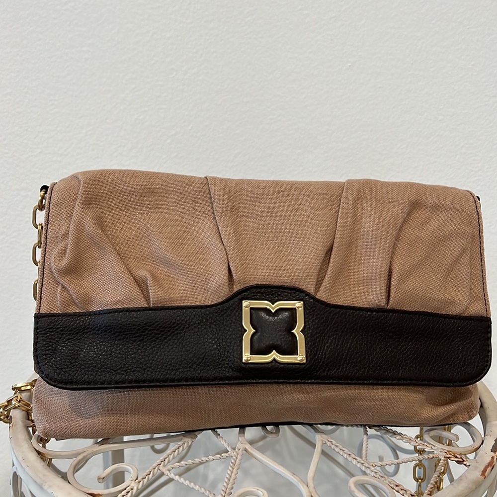 Crossed body purse or clutch. BCBG MAXAZRIA. - Picture 2 of 4